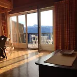 Montana Spacious 80m2 With Stunning View & Bus Stop Outside Apartamento *