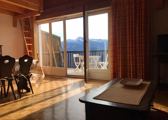 Montana Spacious 80m2 With Stunning View & Bus Stop Outside Appartement *