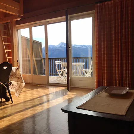 Montana Spacious 80m2 With Stunning View & Bus Stop Outside Lägenhet *